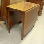 857 3501 DROP-LEAF TABLE